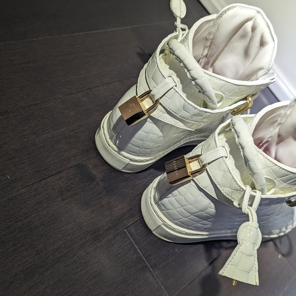 Authentic Buscemi Women's White Leather Crocodile print wedge high tops - Picture 2 of 7